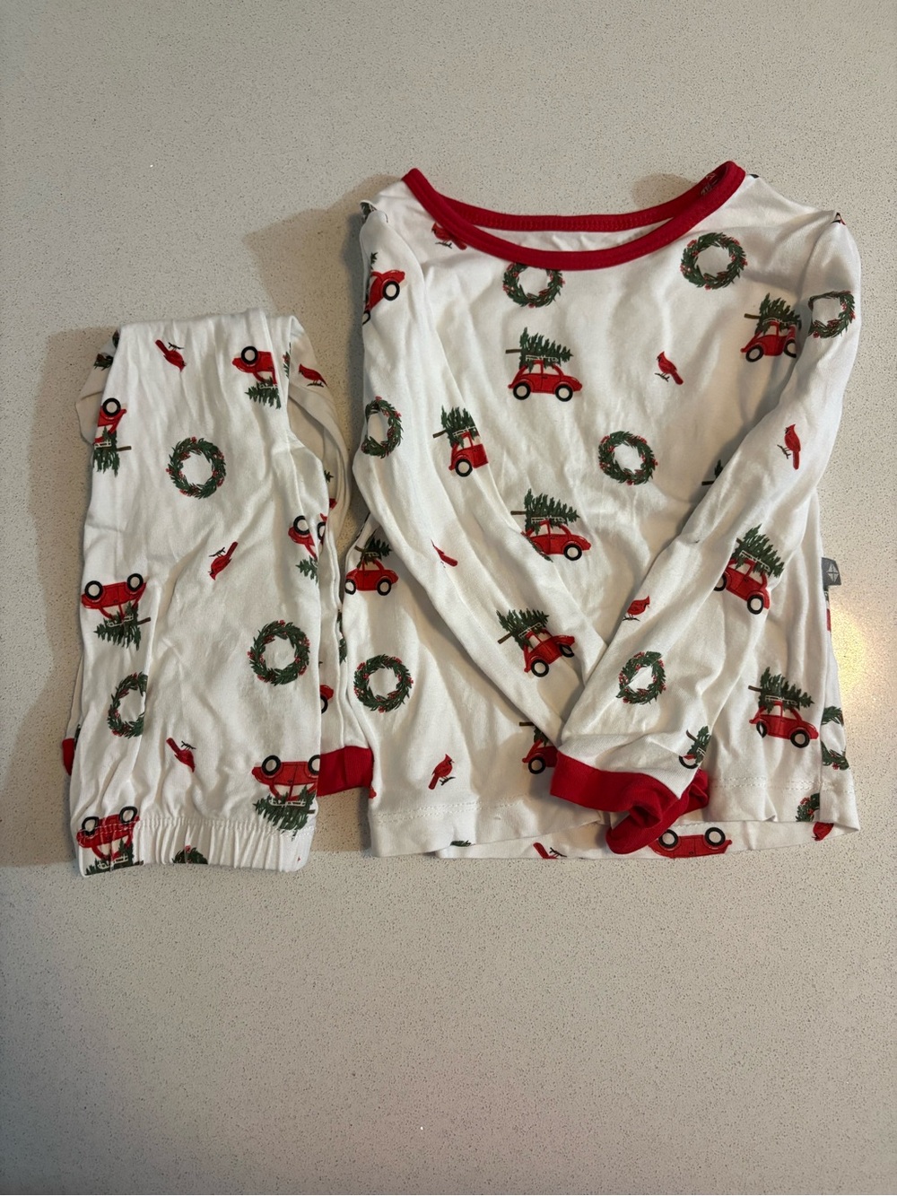 Kyte BABY White, Red and Green Holiday Car & Wreath Pajama Set